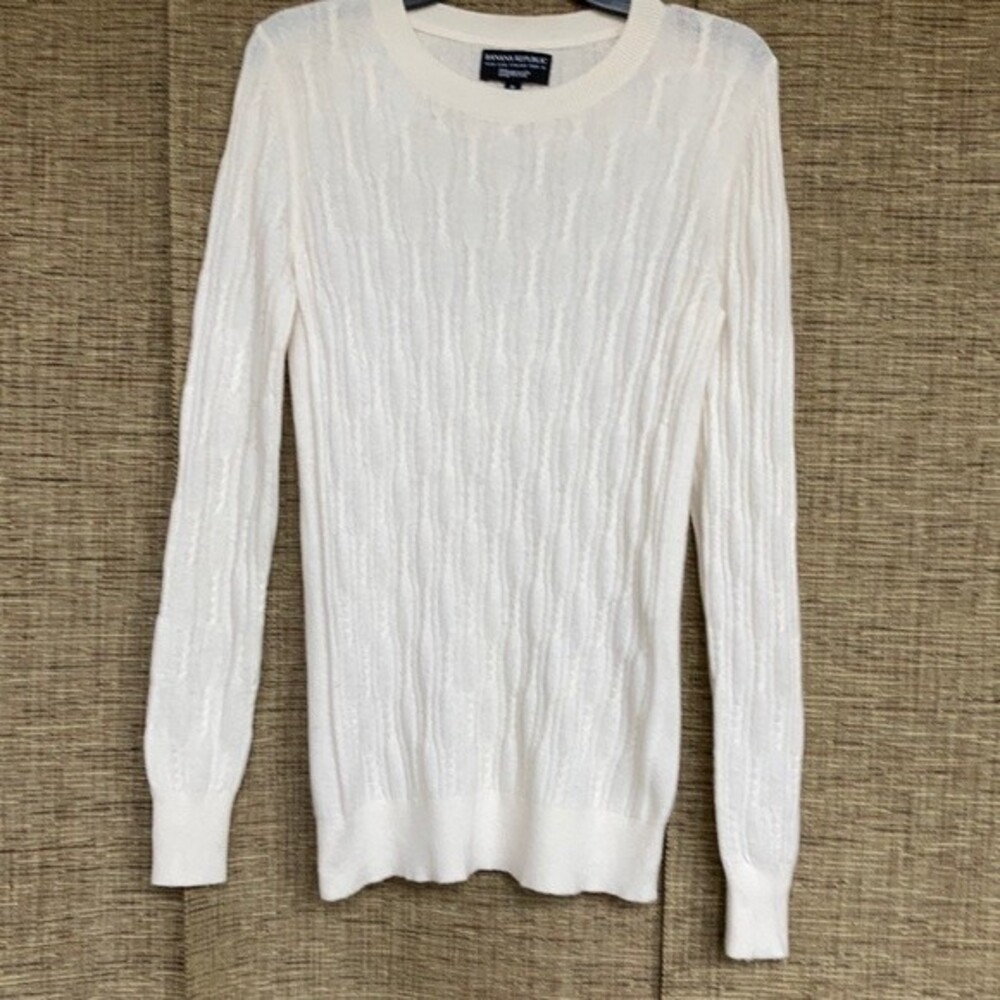 Banana republic fine Italian yarn cable sweater